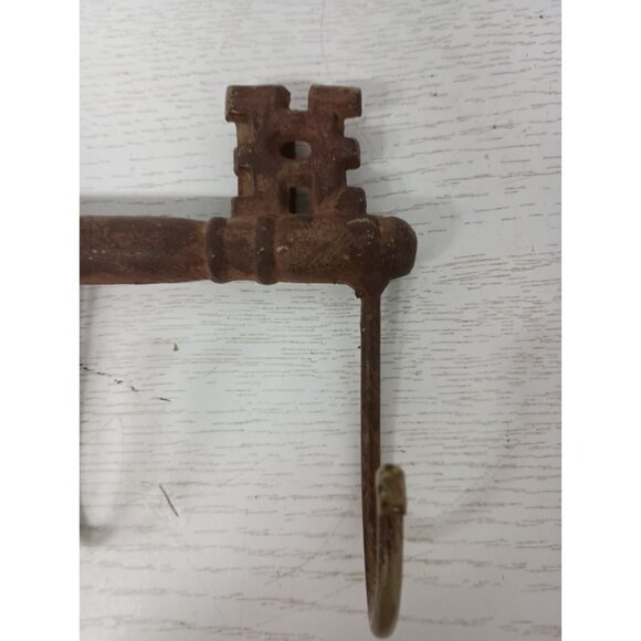 Vintage Cast Iron Skeleton Key Shaped 3 Hook Wall Coat Hanger Key Holder Rustic - Picture 3 of 7